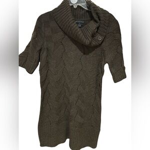 Elegant Women's Turtleneck Sweater in Brown